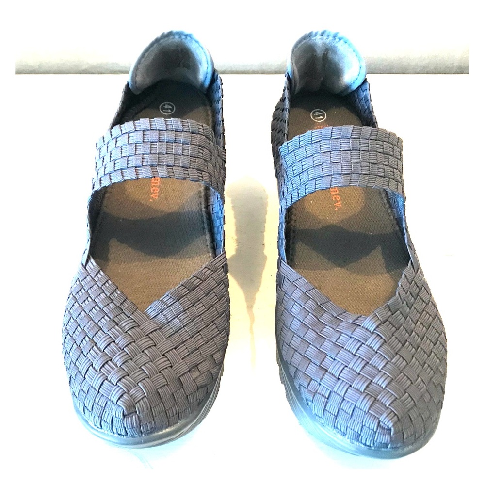 BM bernie mev. Mary Janes Sz 9.5 Womens.